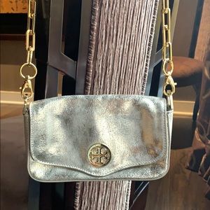 Metallic Tory Burch gold chain shoulder bag
